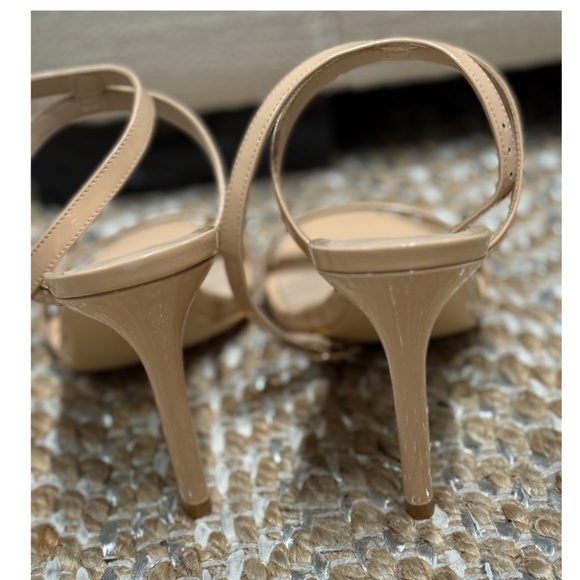 Stuart Weitzman - Crystal Buckle 95 Patent Leather Sandals in Taupe - US W 8.5 - Picture 12 of 13